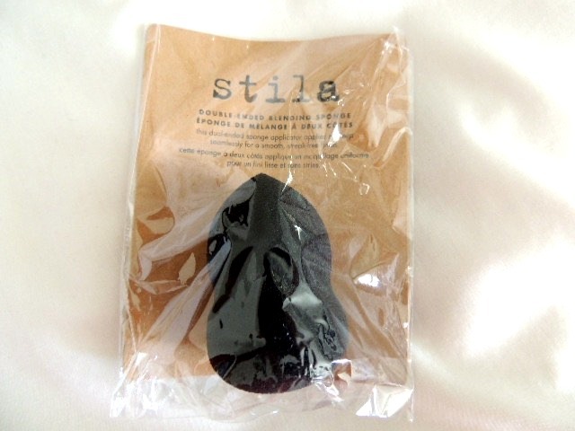 Stila Double-Ended Blending Sponge Review