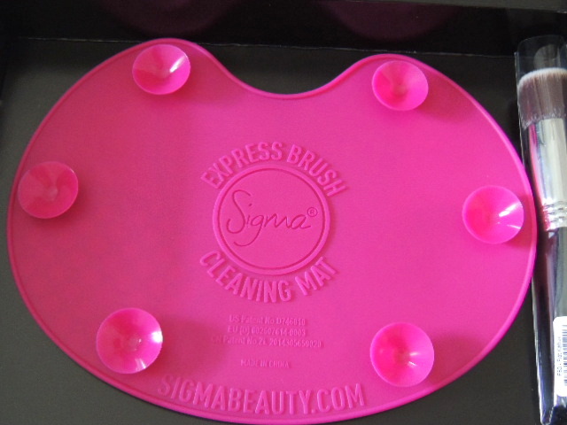 Sigma Spa® Express Brush Cleaning Mat