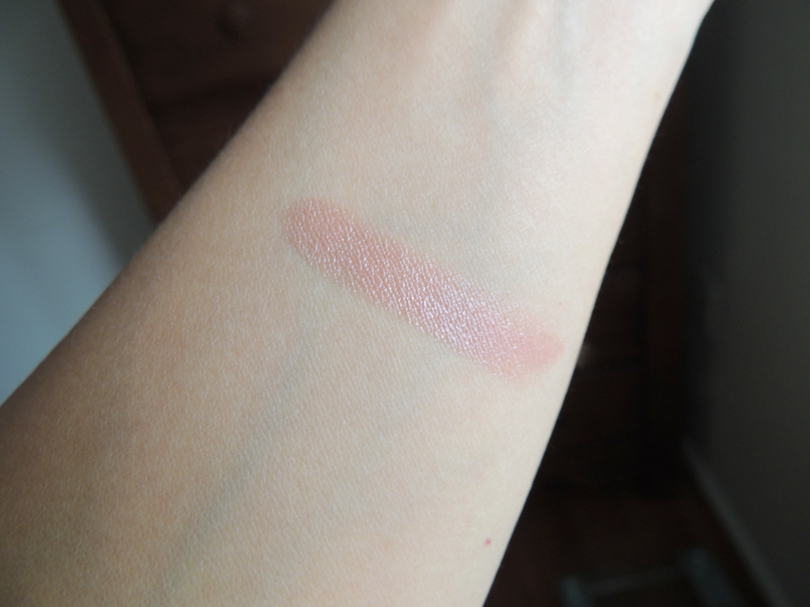 Hourglass Femme Rouge Velvet Crème Lipstick in Grace swatch.JPG