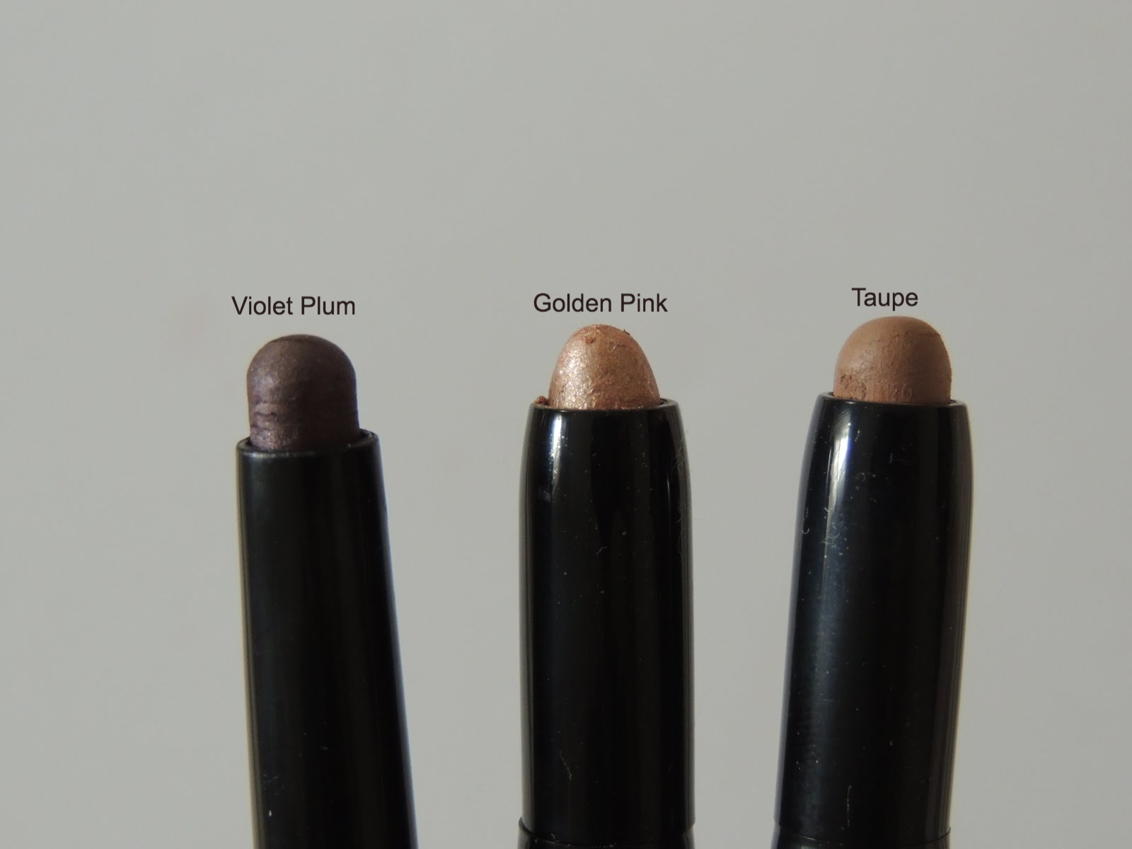 bobbi brown eyeshadow sticks .png